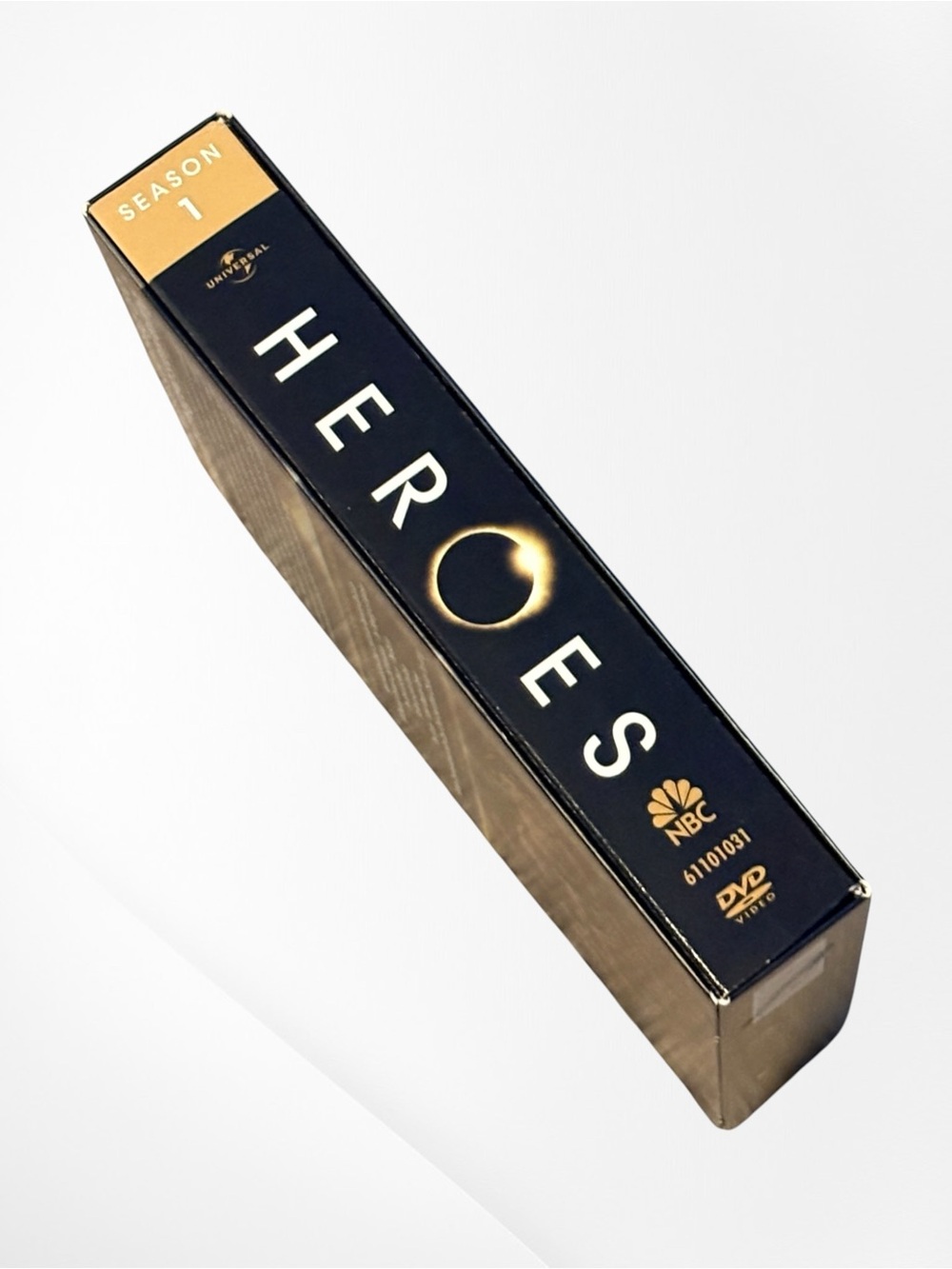 Heroes Season 1 7-DVD Box Set - Black with Iridescent Foil Ring - Picture 3 of 5